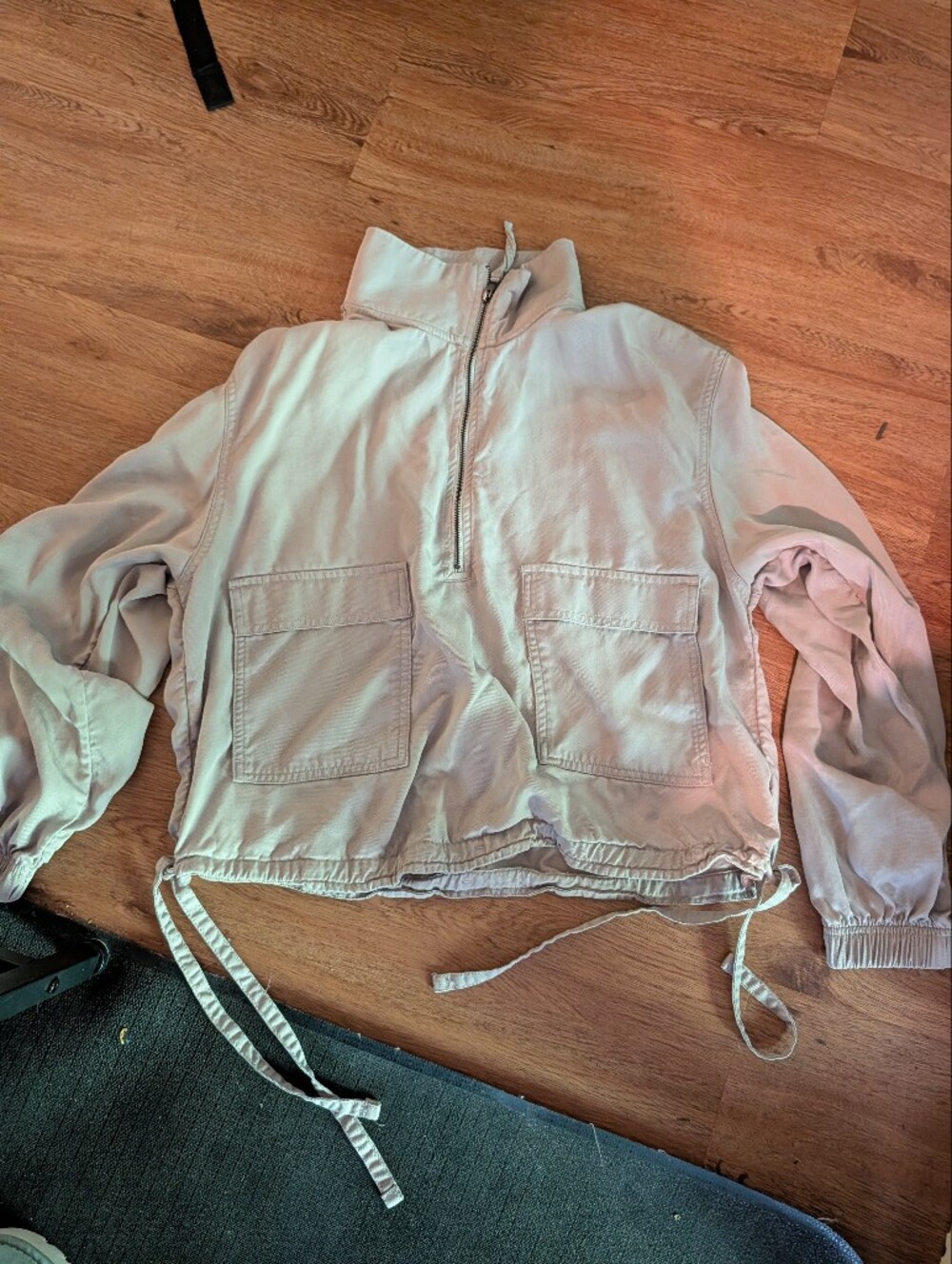 athleta Light Beige Half-Zip Pullover Anorak with Front Pockets